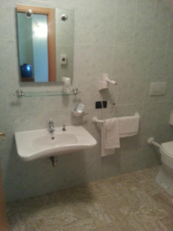 לנצ'יאנו Hotel La Furnacelle חדר תמונה